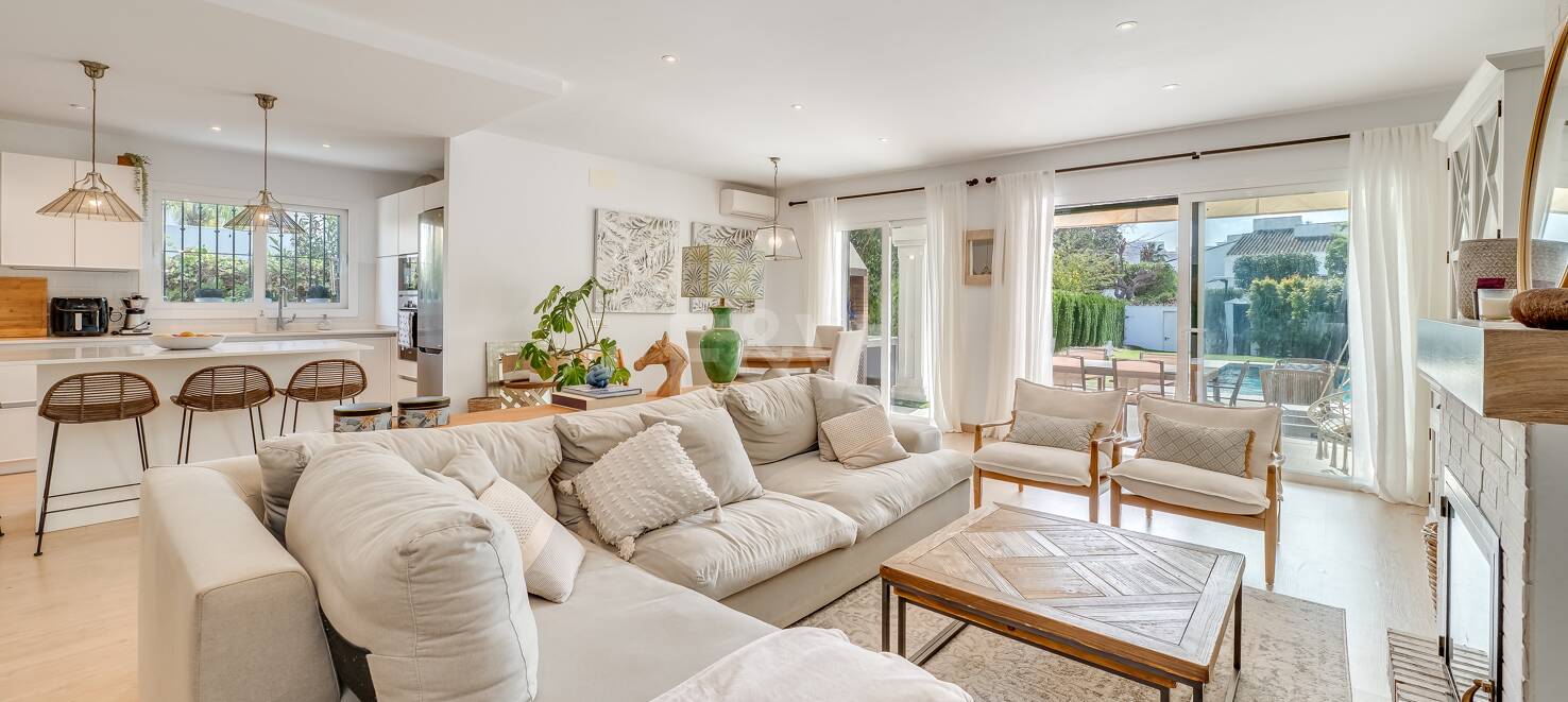 A Modern, One-of-a-Kind Townhouse on San Pedro Beach