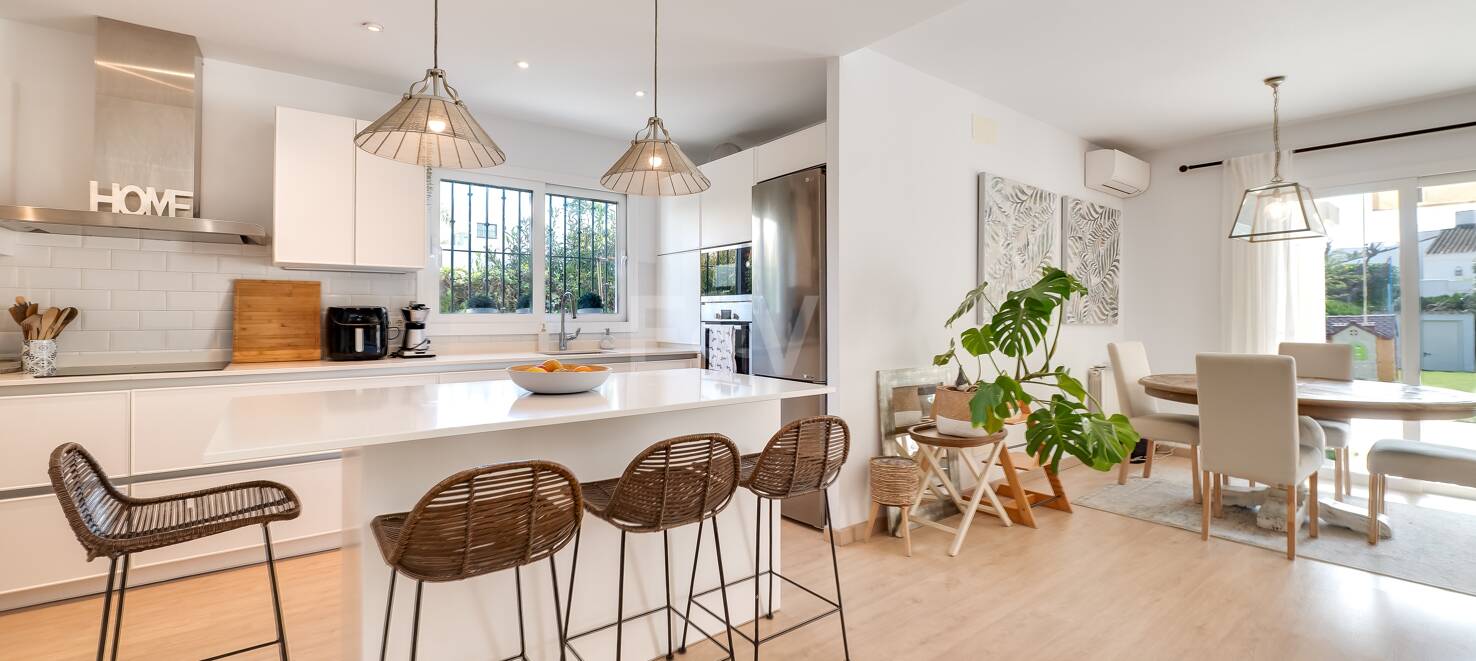 A Modern, One-of-a-Kind Townhouse on San Pedro Beach