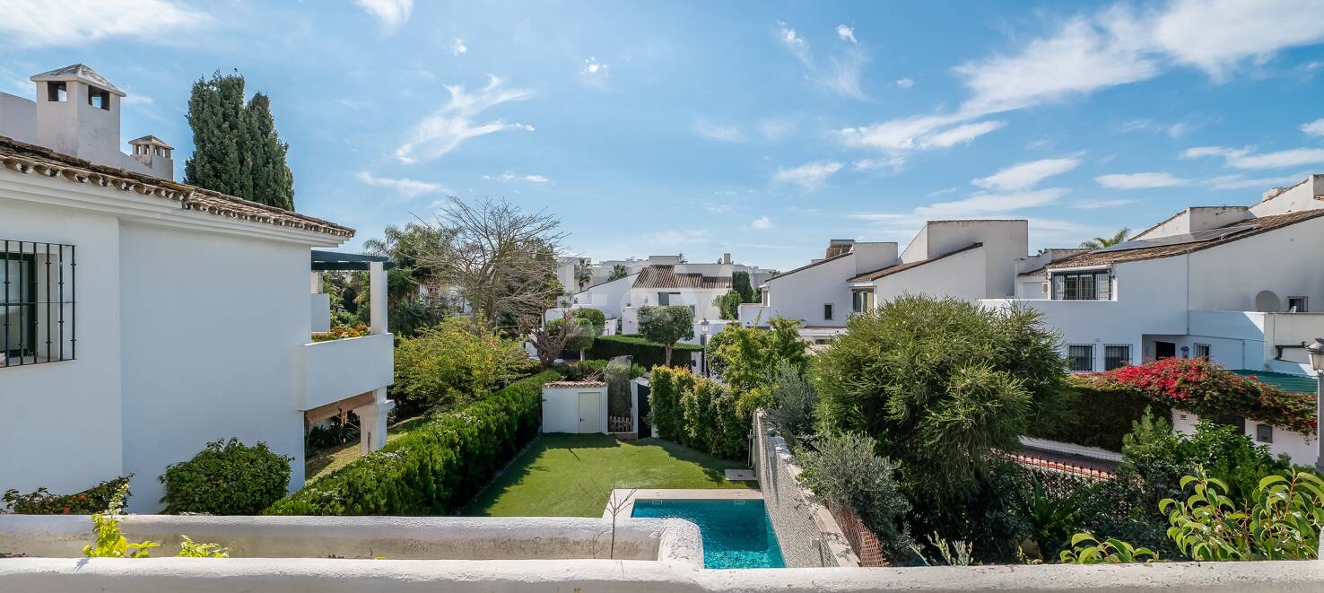 A Modern, One-of-a-Kind Townhouse on San Pedro Beach
