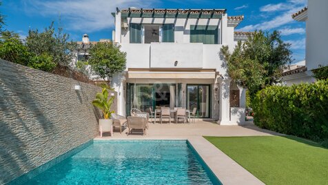 Une maison de ville moderne et unique en son genre sur la plage de San Pedro