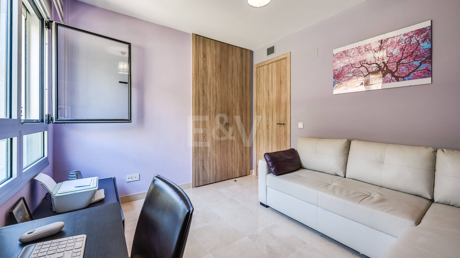 Moderno apartamento de 3 dormitorios con vistas al mar en Botanic, Benahavís!