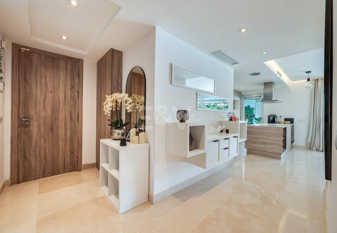 Modern 3 Bedroom Apartment with Sea Views in Botanic, Benahavís!