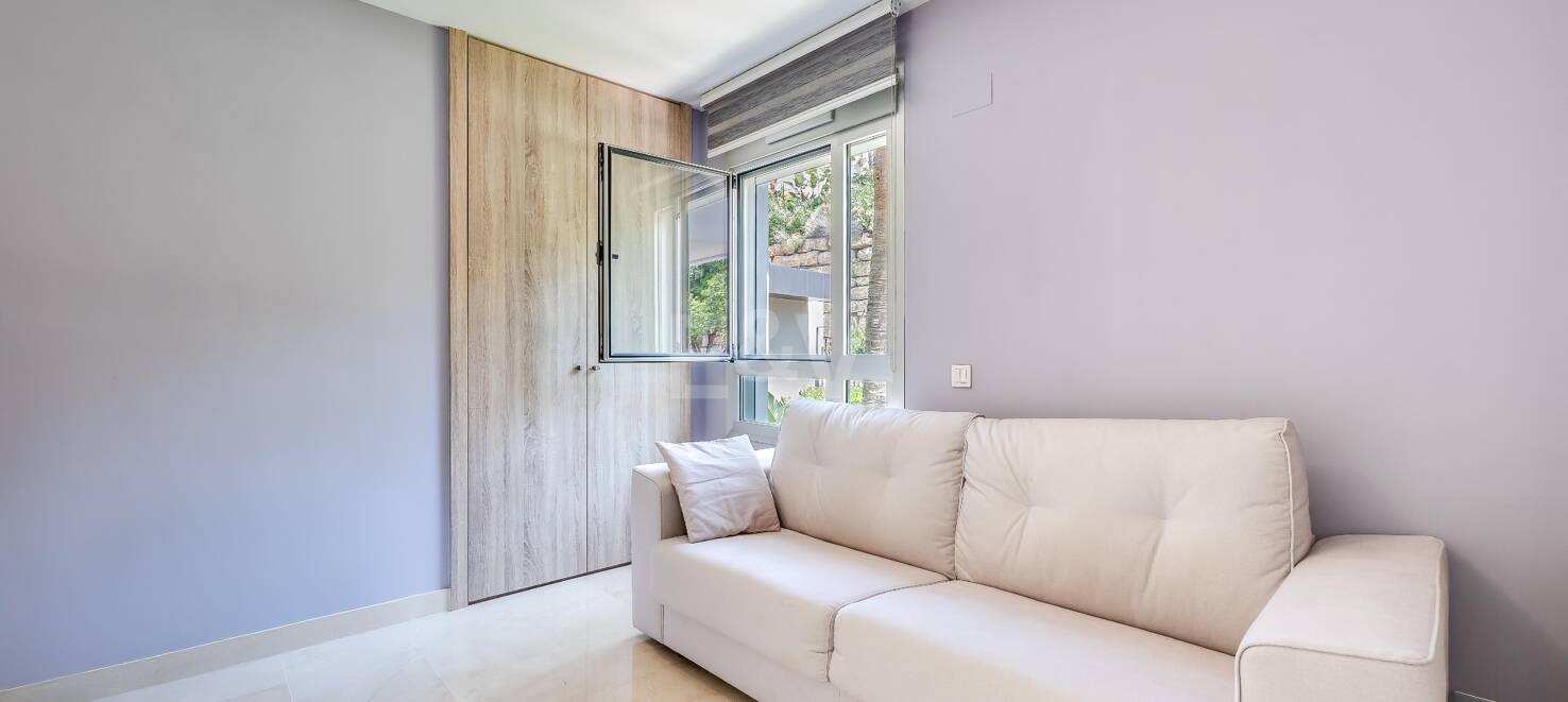 Moderno apartamento de 3 dormitorios con vistas al mar en Botanic, Benahavís!