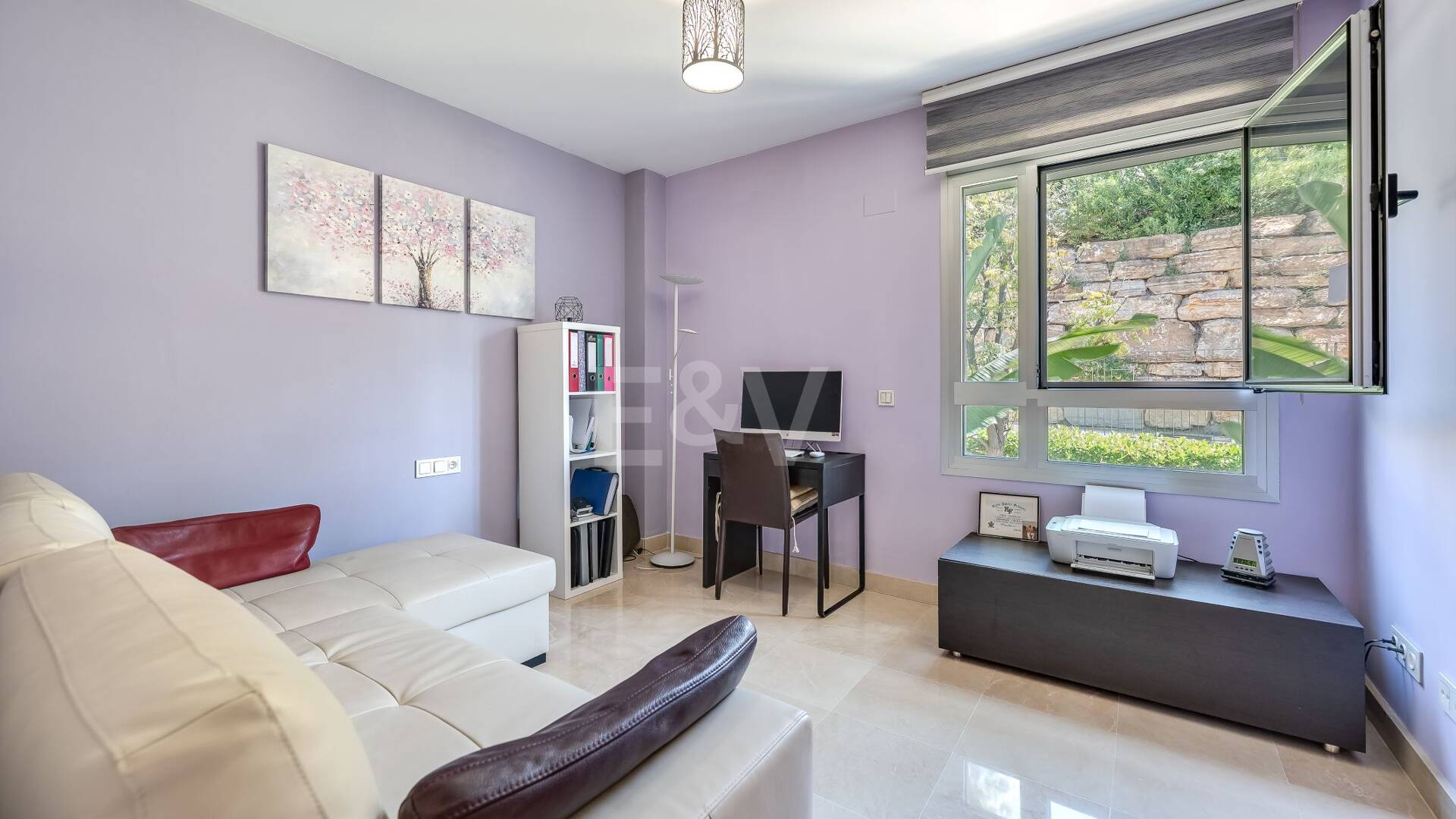 Moderno apartamento de 3 dormitorios con vistas al mar en Botanic, Benahavís!