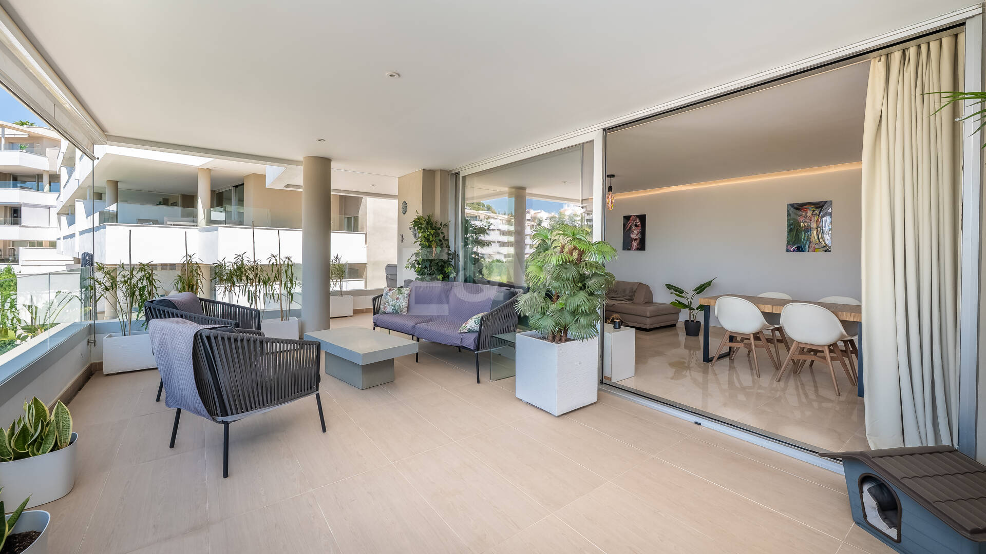 Modern 3 Bedroom Apartment with Sea Views in Botanic, Benahavís!