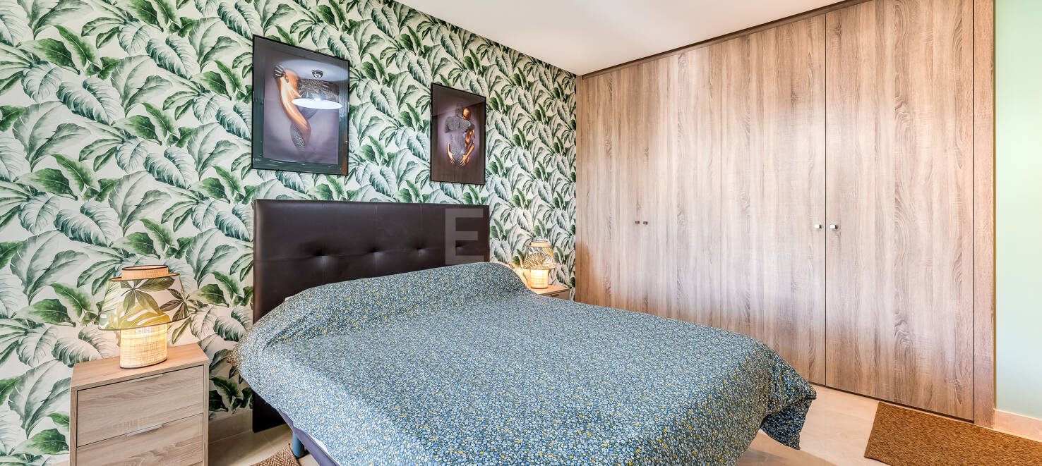 Moderno apartamento de 3 dormitorios con vistas al mar en Botanic, Benahavís!