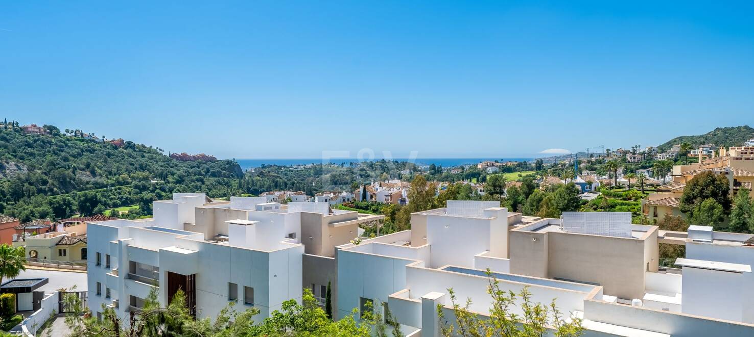 Moderno apartamento de 3 dormitorios con vistas al mar en Botanic, Benahavís!