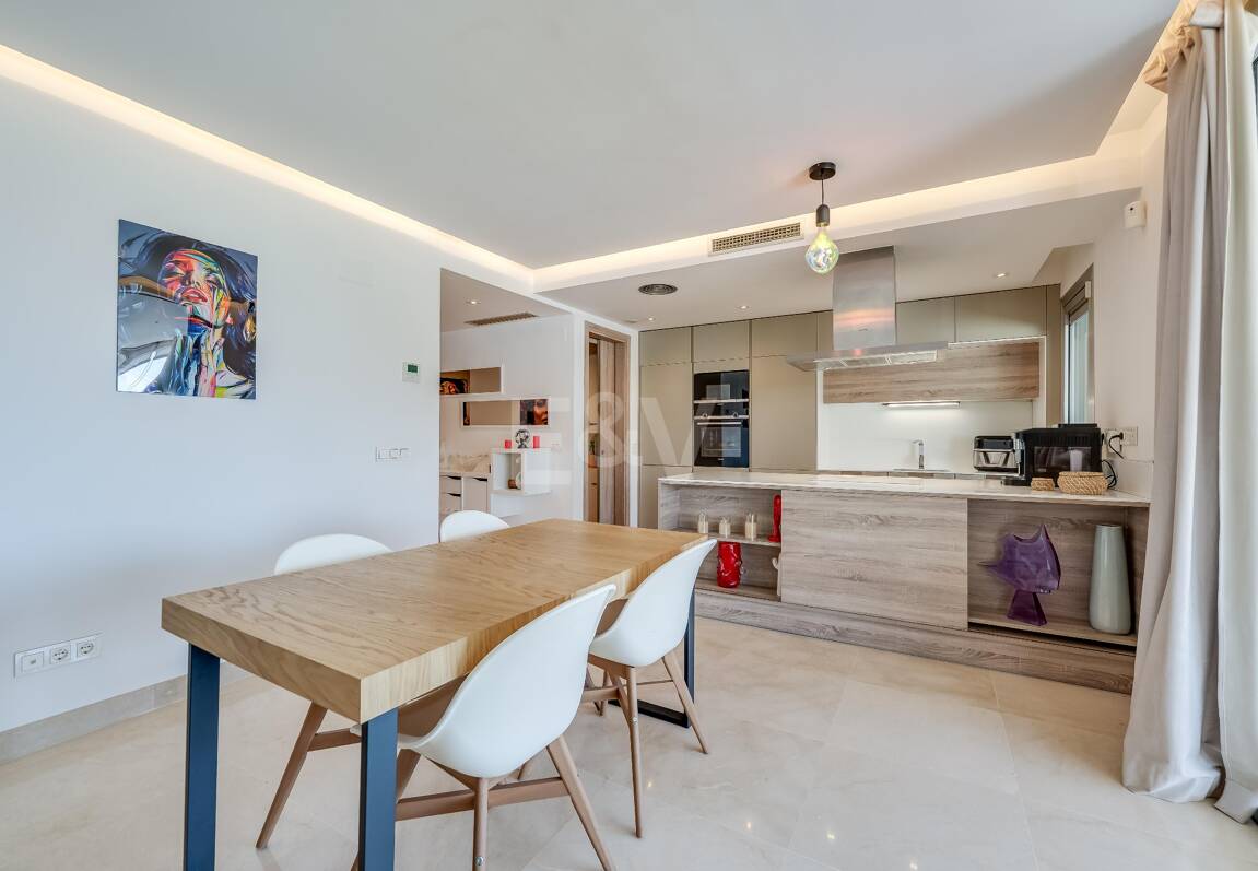 Modern 3 Bedroom Apartment with Sea Views in Botanic, Benahavís!