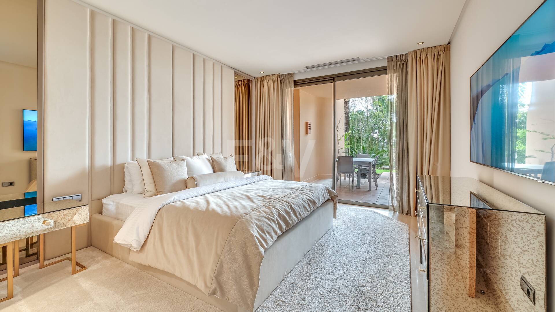 Sophisticated Garden Apartment in the Exclusive Mansion Club Community