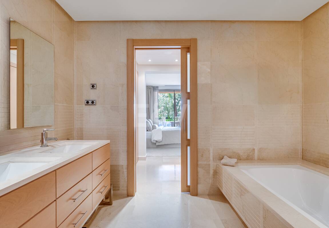 Sophisticated Garden Apartment in the Exclusive Mansion Club Community