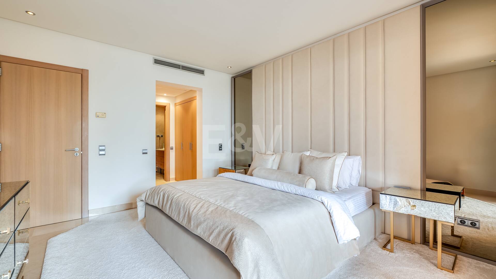 Sophisticated Garden Apartment in the Exclusive Mansion Club Community