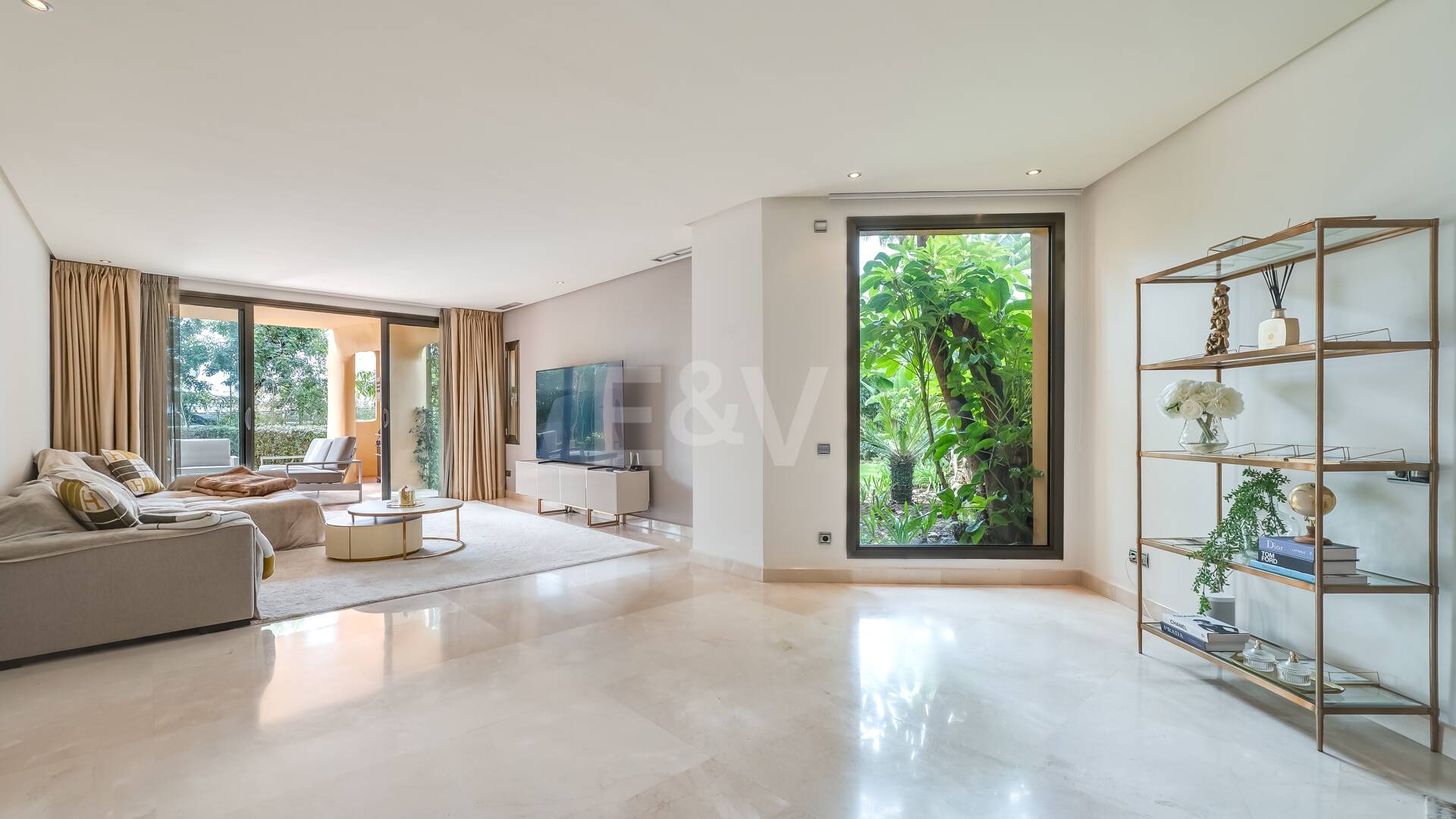 Sophisticated Garden Apartment in the Exclusive Mansion Club Community