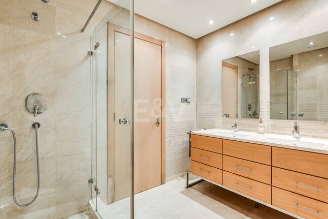 Sophisticated Garden Apartment in the Exclusive Mansion Club Community