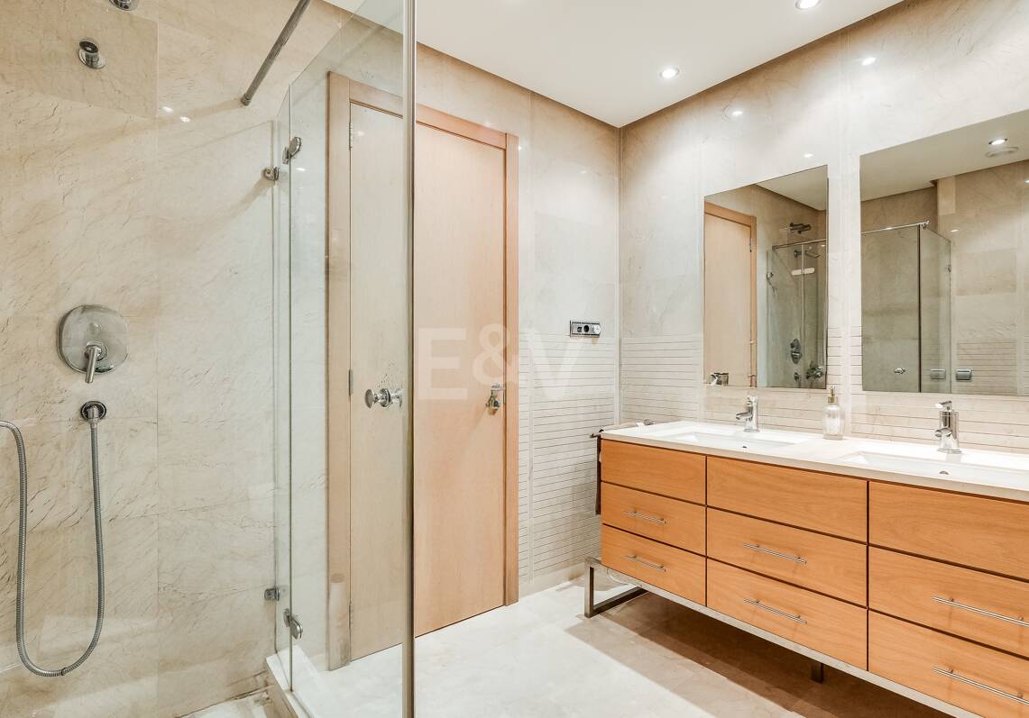 Sophisticated Garden Apartment in the Exclusive Mansion Club Community