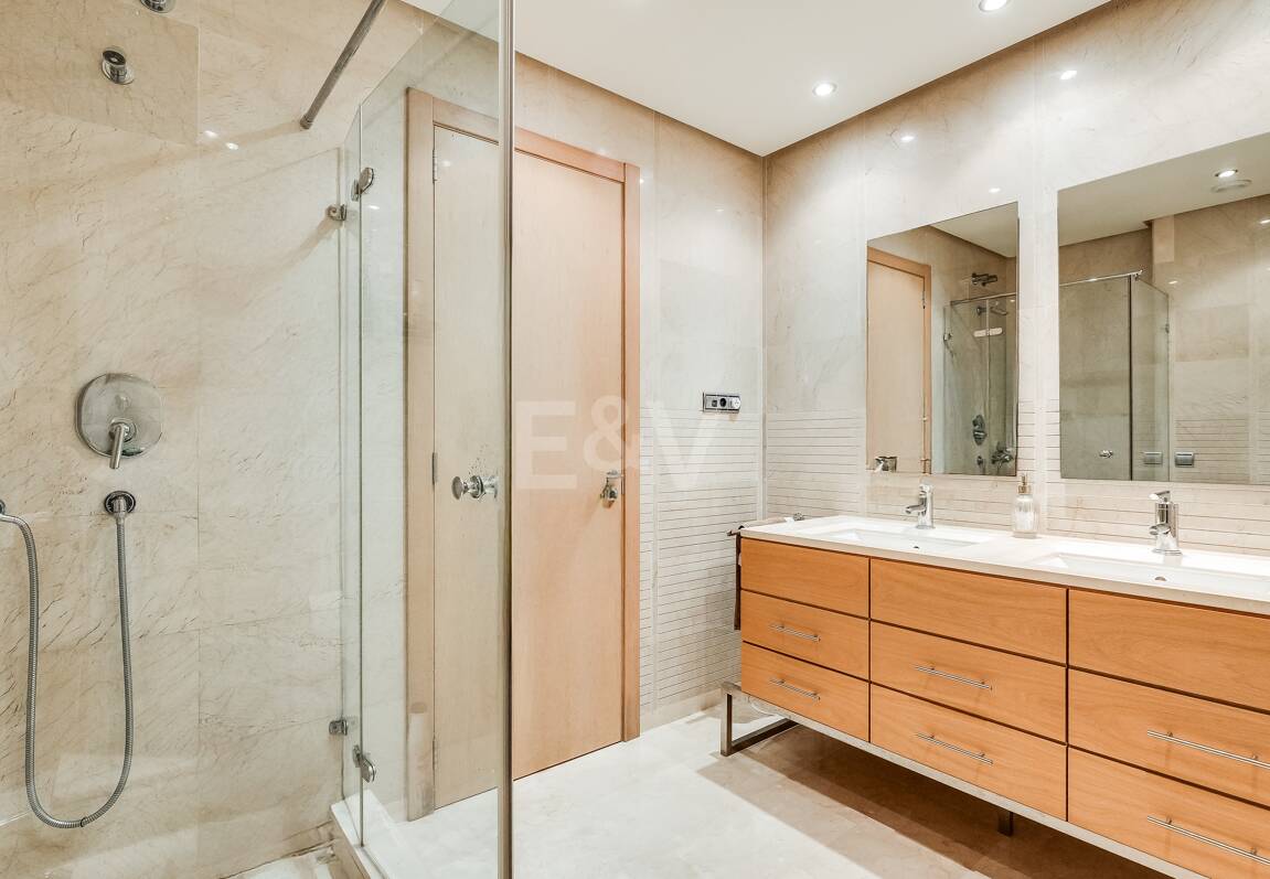 Sophisticated Garden Apartment in the Exclusive Mansion Club Community