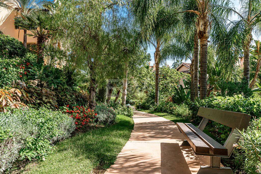 Sophisticated Garden Apartment in the Exclusive Mansion Club Community