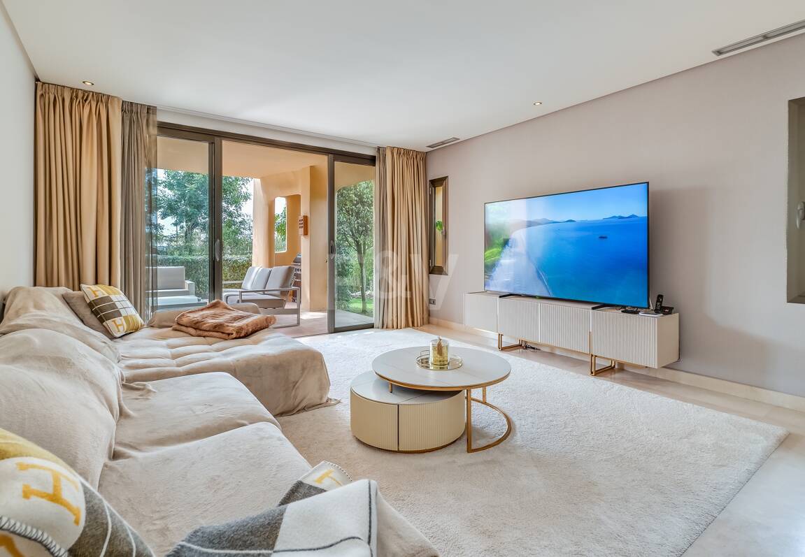 Sophisticated Garden Apartment in the Exclusive Mansion Club Community