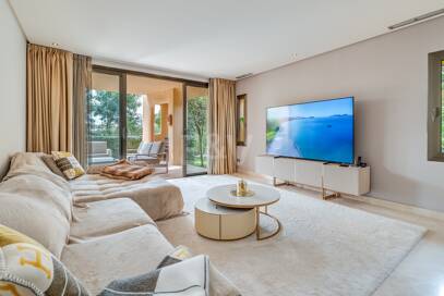 Sophisticated Garden Apartment in the Exclusive Mansion Club Community