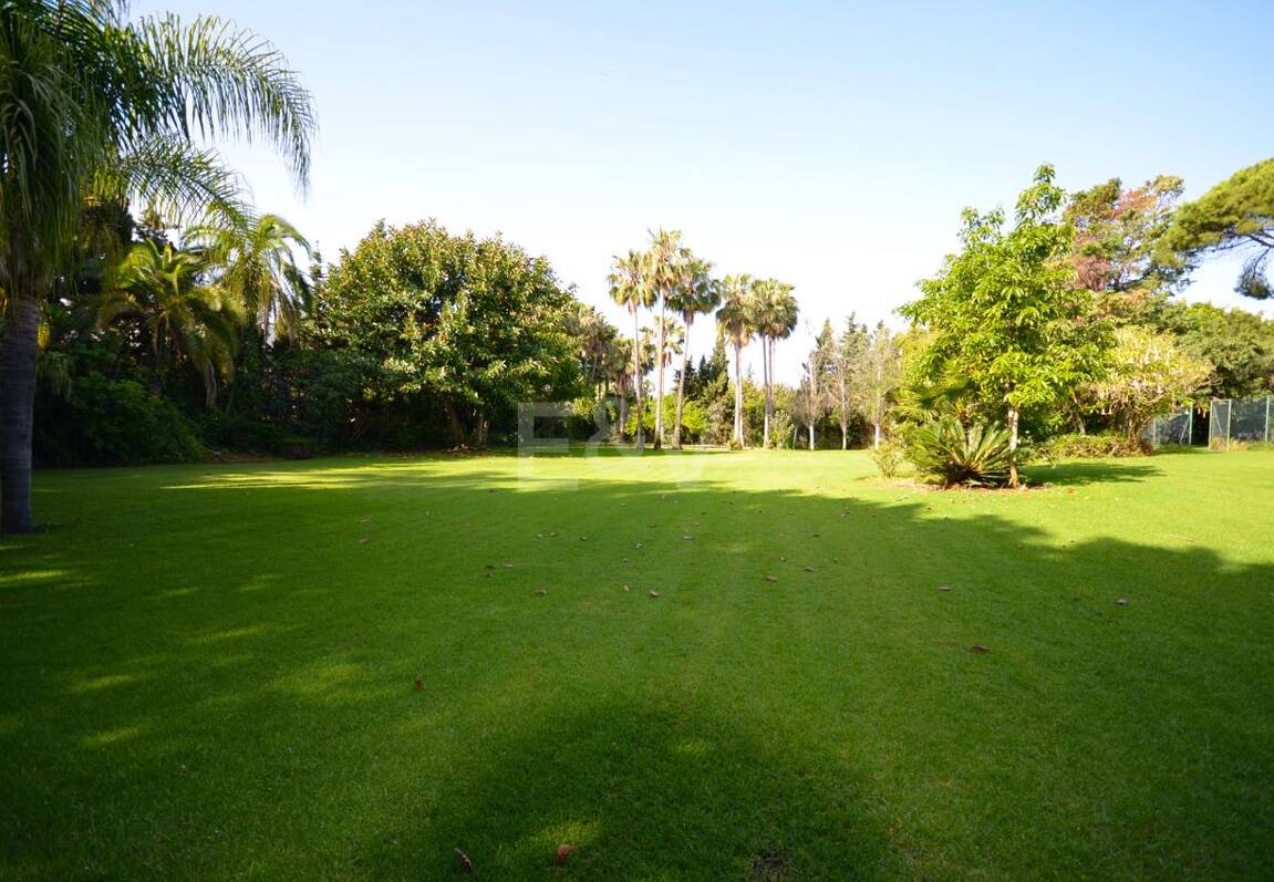 Exceptionell samtida nybyggd Villa bara några steg från stranden i Guadalmina Baja