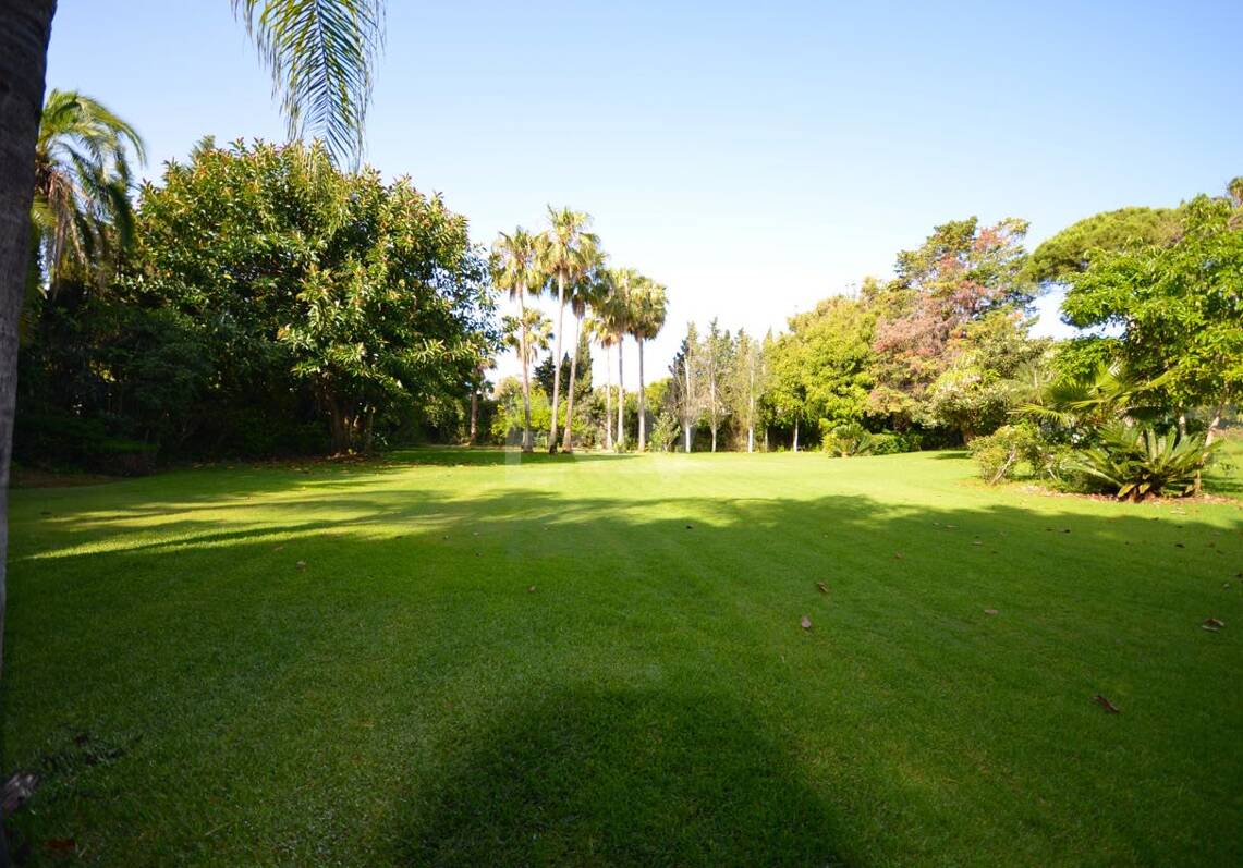 Exceptional Contemporary Newly Built Villa just steps from the Beach in Guadalmina Baja
