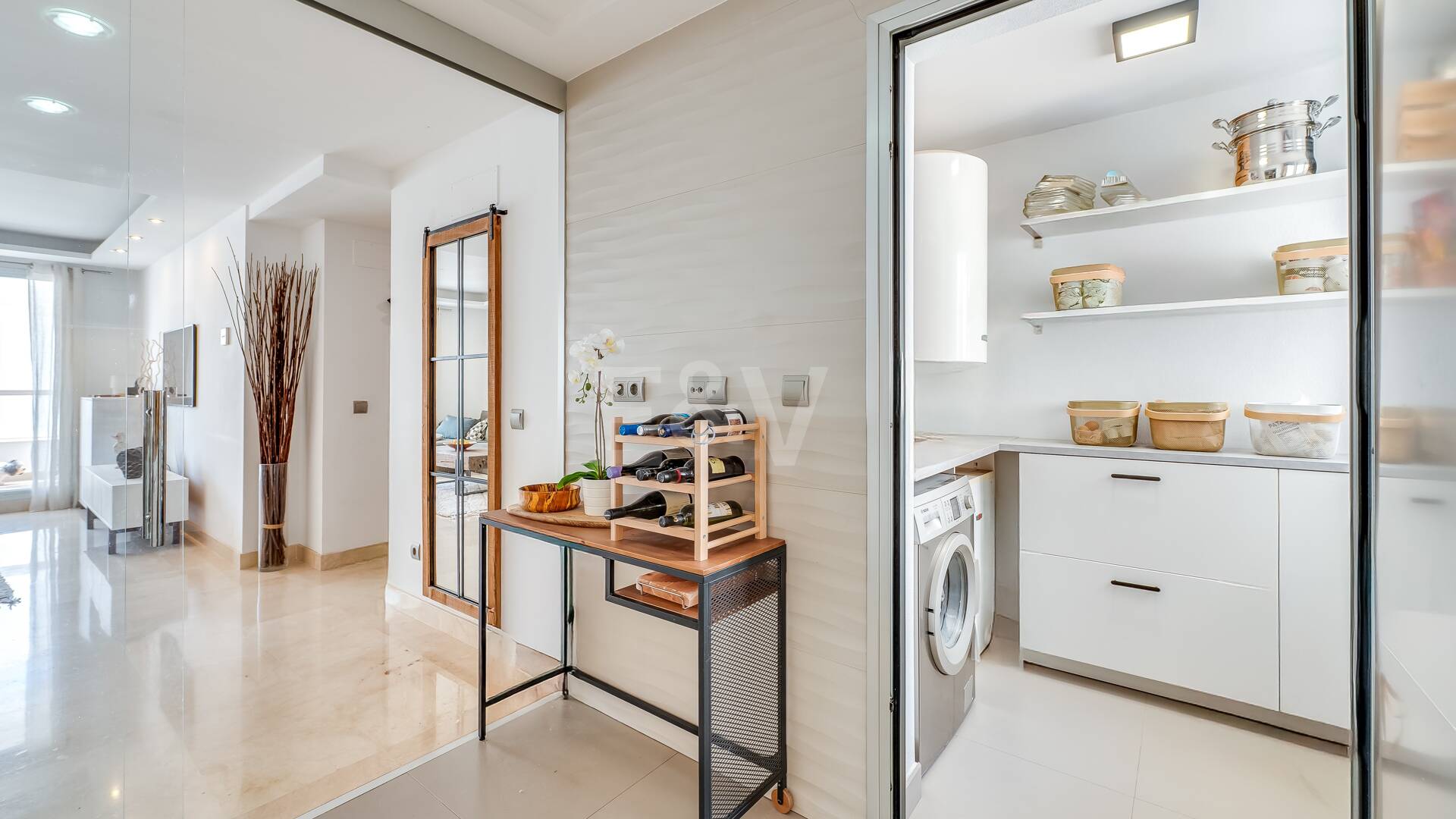 Fantastisk samtida takvåning i San Pedro Beach med Beach och Mountain Views