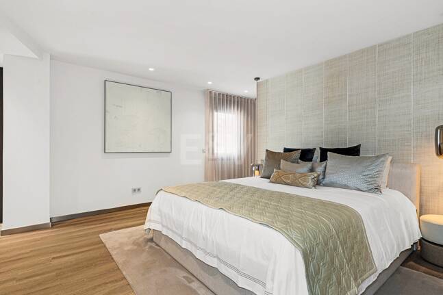 Spacious and modern apartment in Puerto Banús