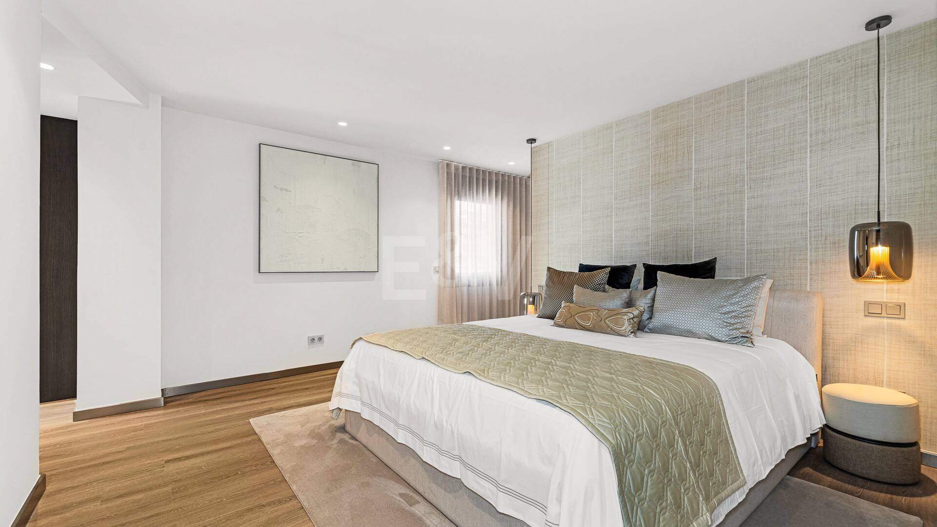 Amplio y moderno apartamento en Puerto Banús