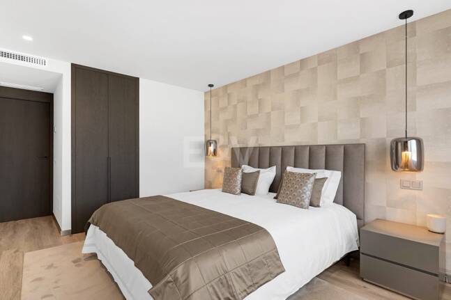 Spacious and modern apartment in Puerto Banús