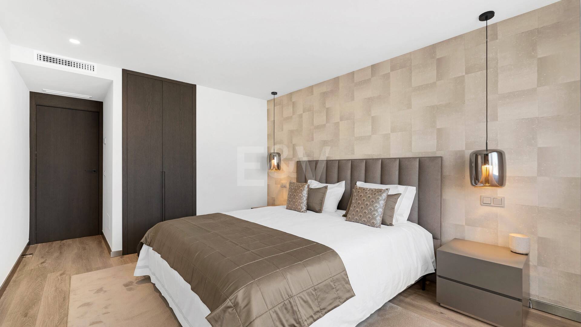 Amplio y moderno apartamento en Puerto Banús