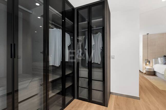 Spacious and modern apartment in Puerto Banús