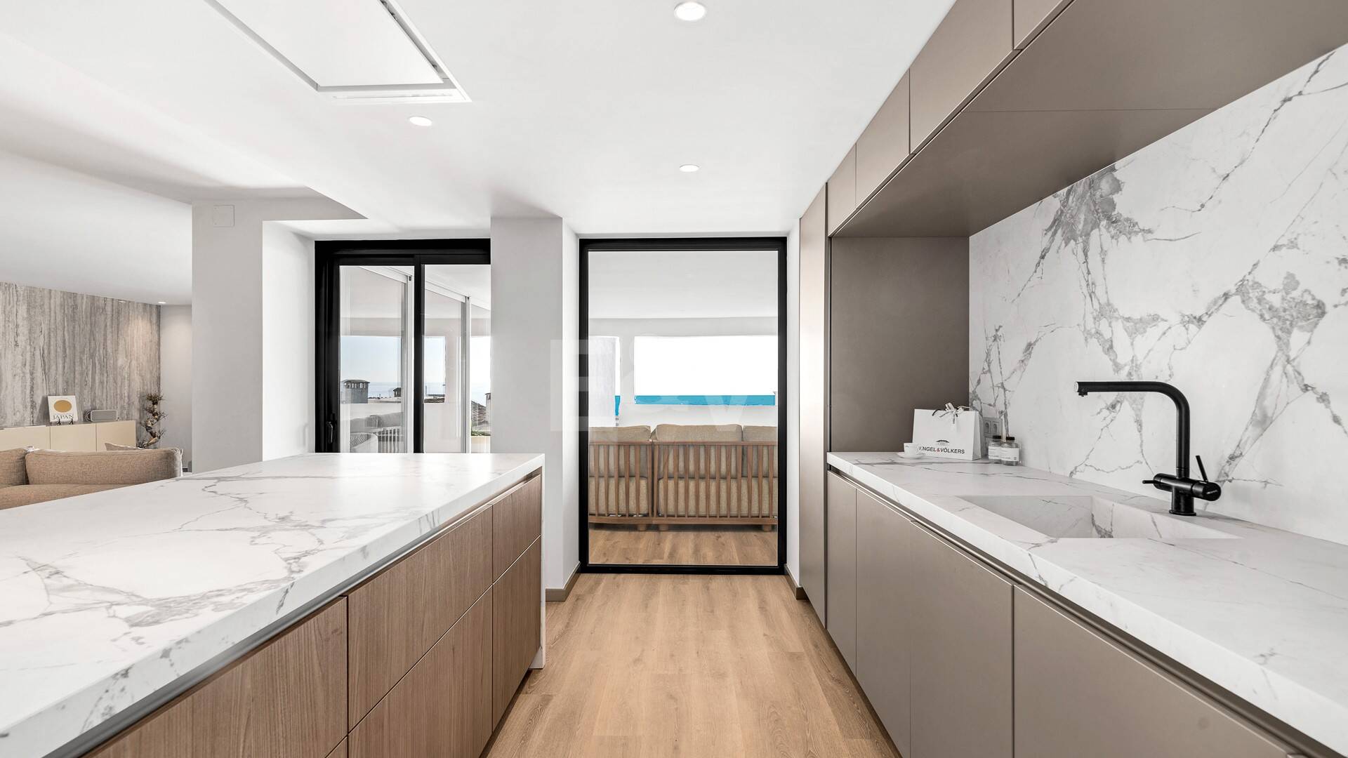 Spacious and modern apartment in Puerto Banús