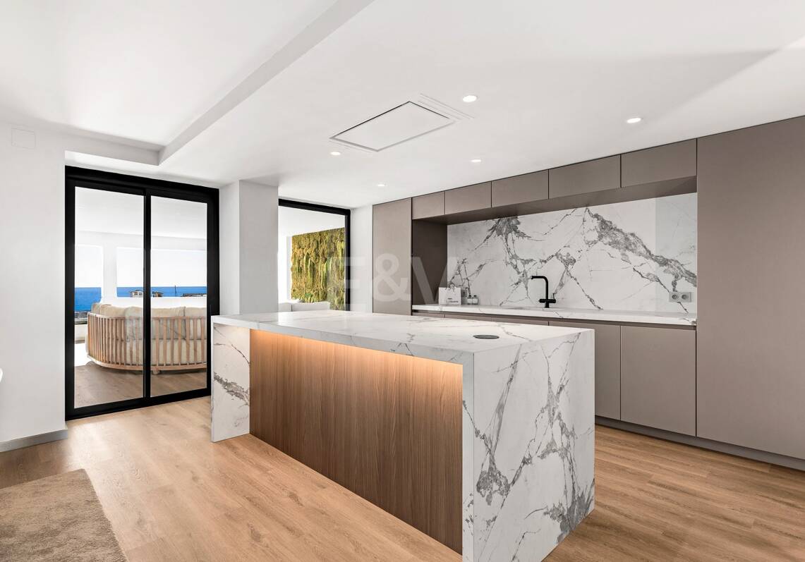 Modernes und weitläufiges Apartment in Puerto Banús