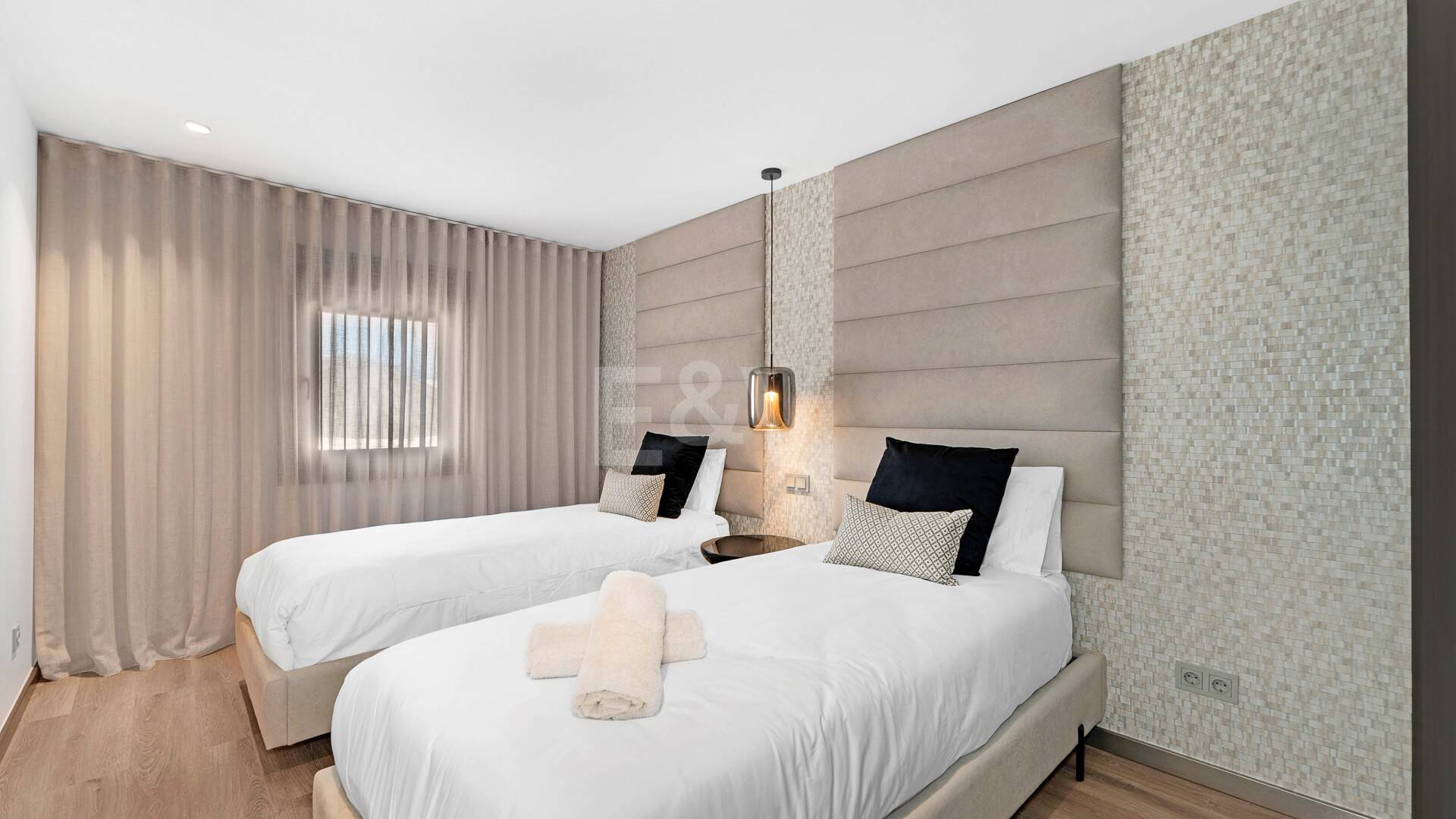 Spacious and modern apartment in Puerto Banús