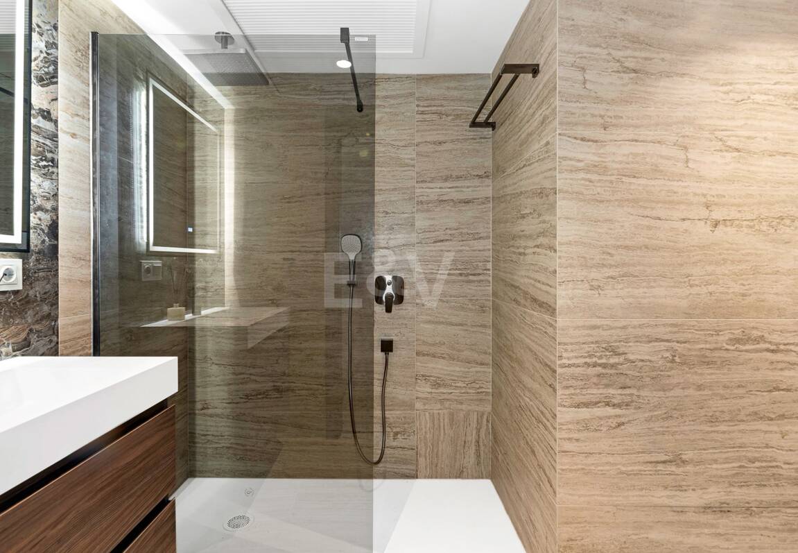 Spacious and modern apartment in Puerto Banús