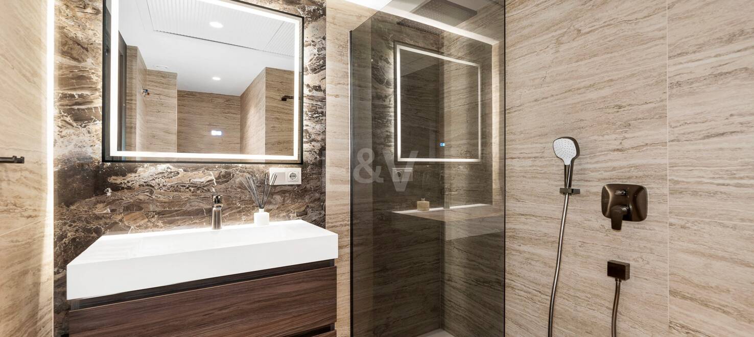 Rymlig och modern lägenhet i Puerto Banús