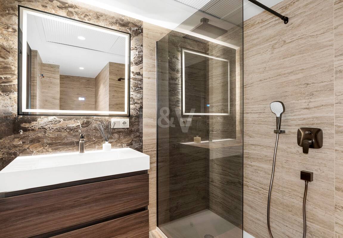 Spacious and modern apartment in Puerto Banús