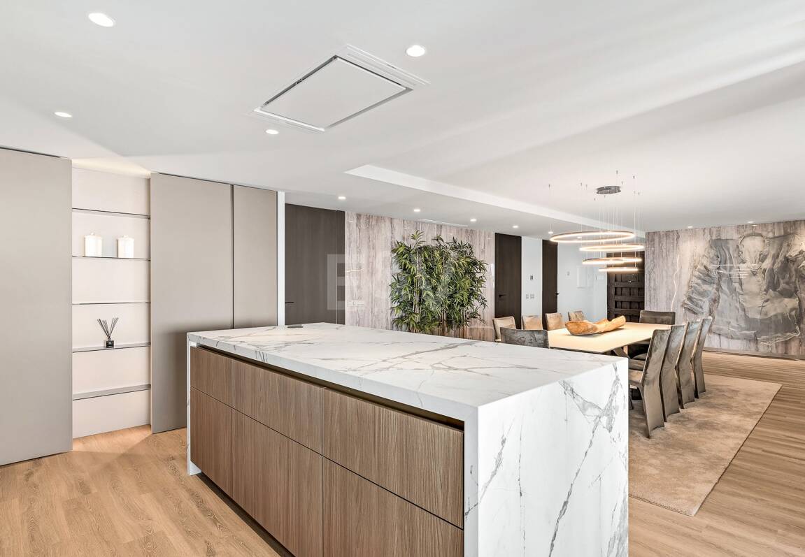 Spacious and modern apartment in Puerto Banús