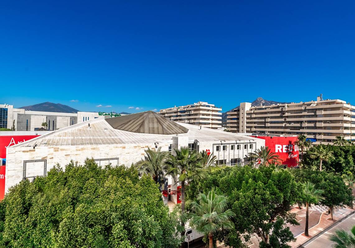 Modernes und weitläufiges Apartment in Puerto Banús