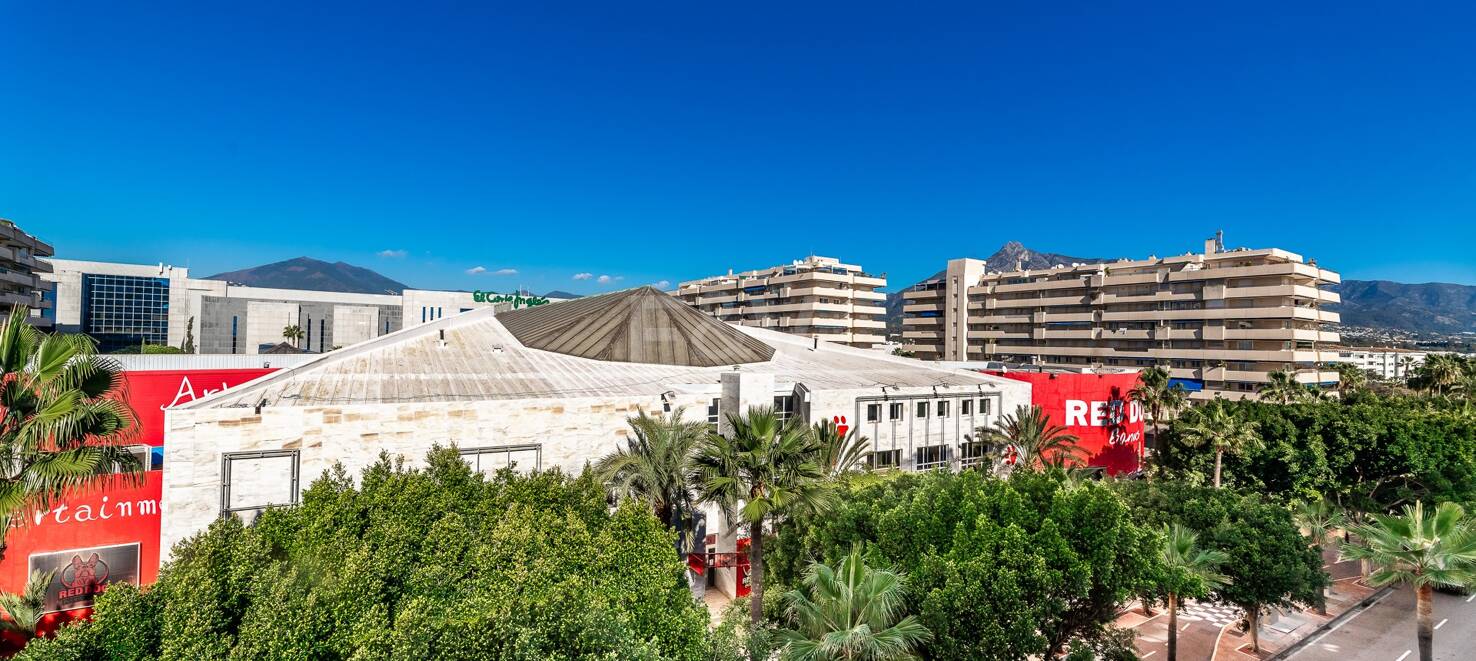 Rymlig och modern lägenhet i Puerto Banús