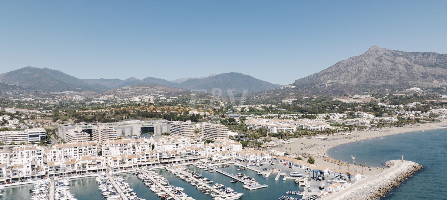 Amplio y moderno apartamento en Puerto Banús