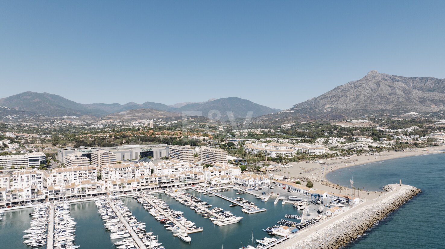 Modernes und weitläufiges Apartment in Puerto Banús
