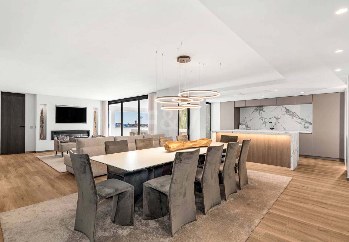 Spacious and modern apartment in Puerto Banús