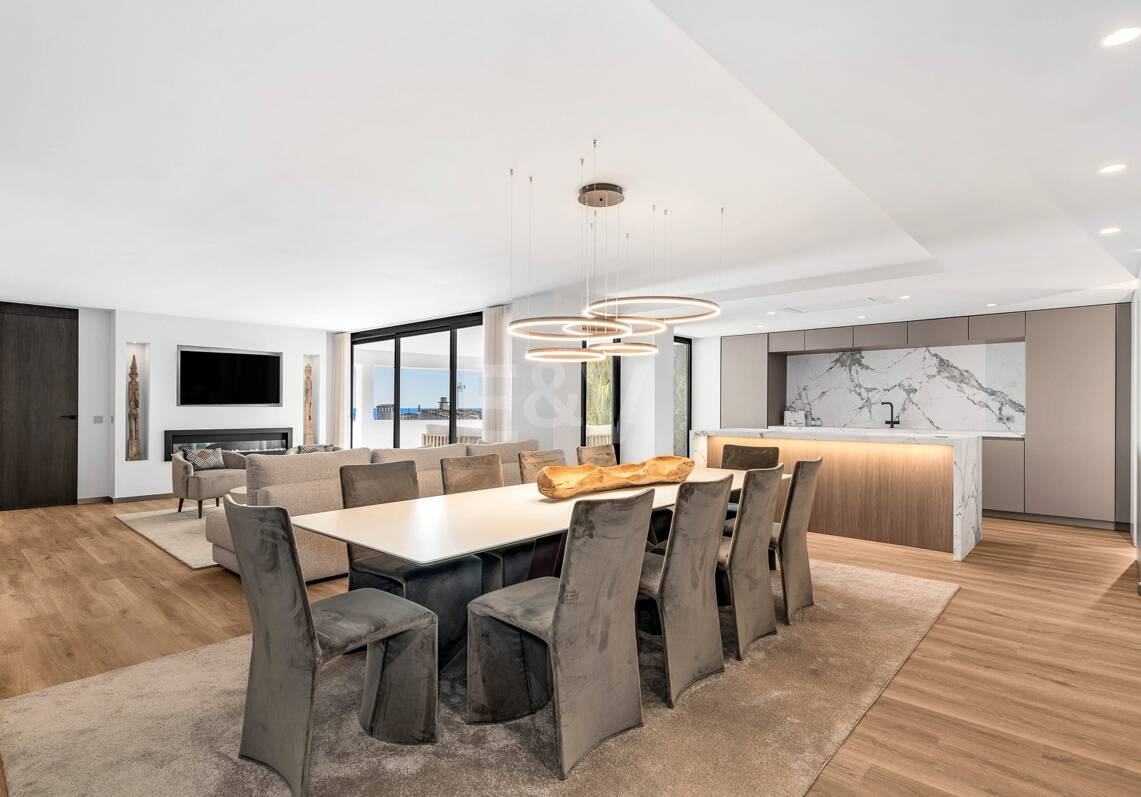 Modernes und weitläufiges Apartment in Puerto Banús