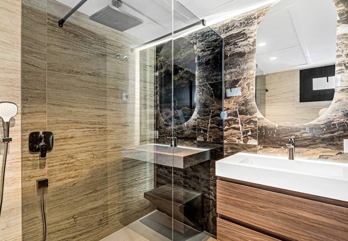 Spacious and modern apartment in Puerto Banús