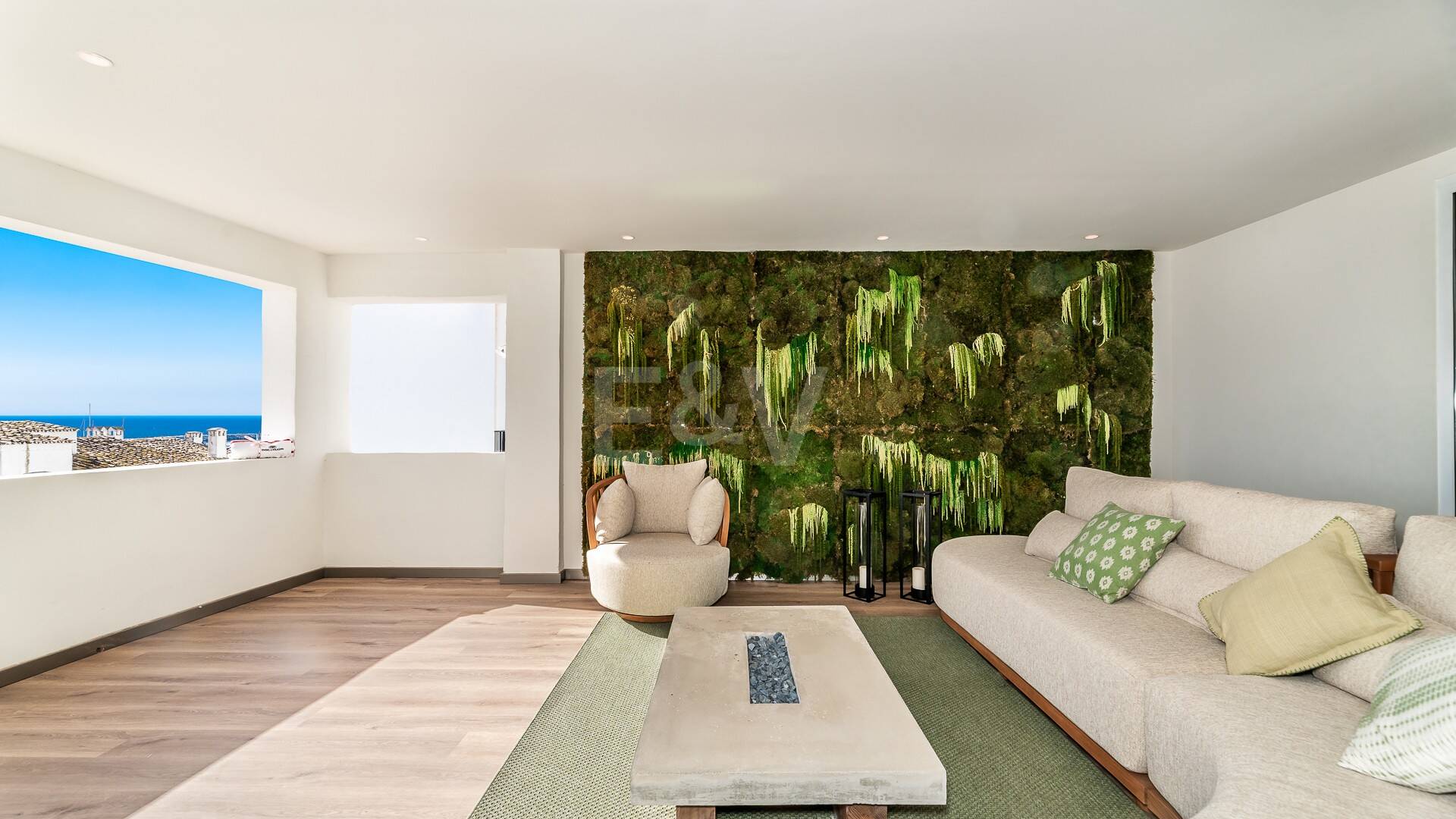 Spacious and modern apartment in Puerto Banús