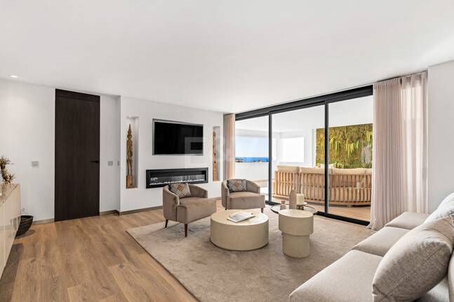 Spacious and modern apartment in Puerto Banús