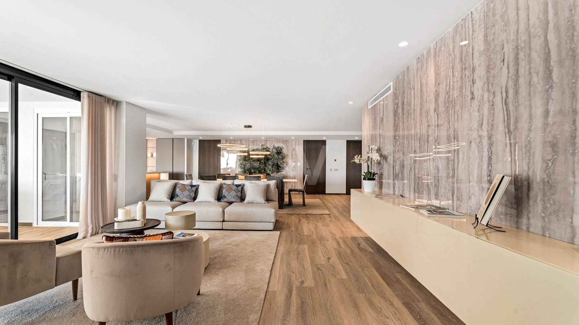 Amplio y moderno apartamento en Puerto Banús