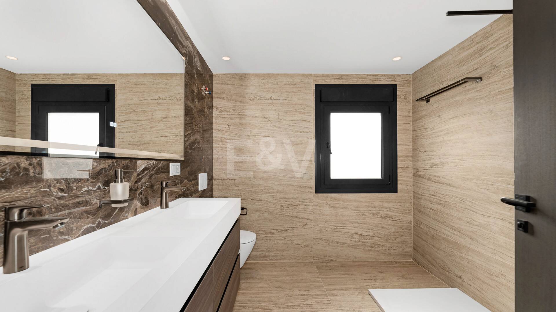 Amplio y moderno apartamento en Puerto Banús