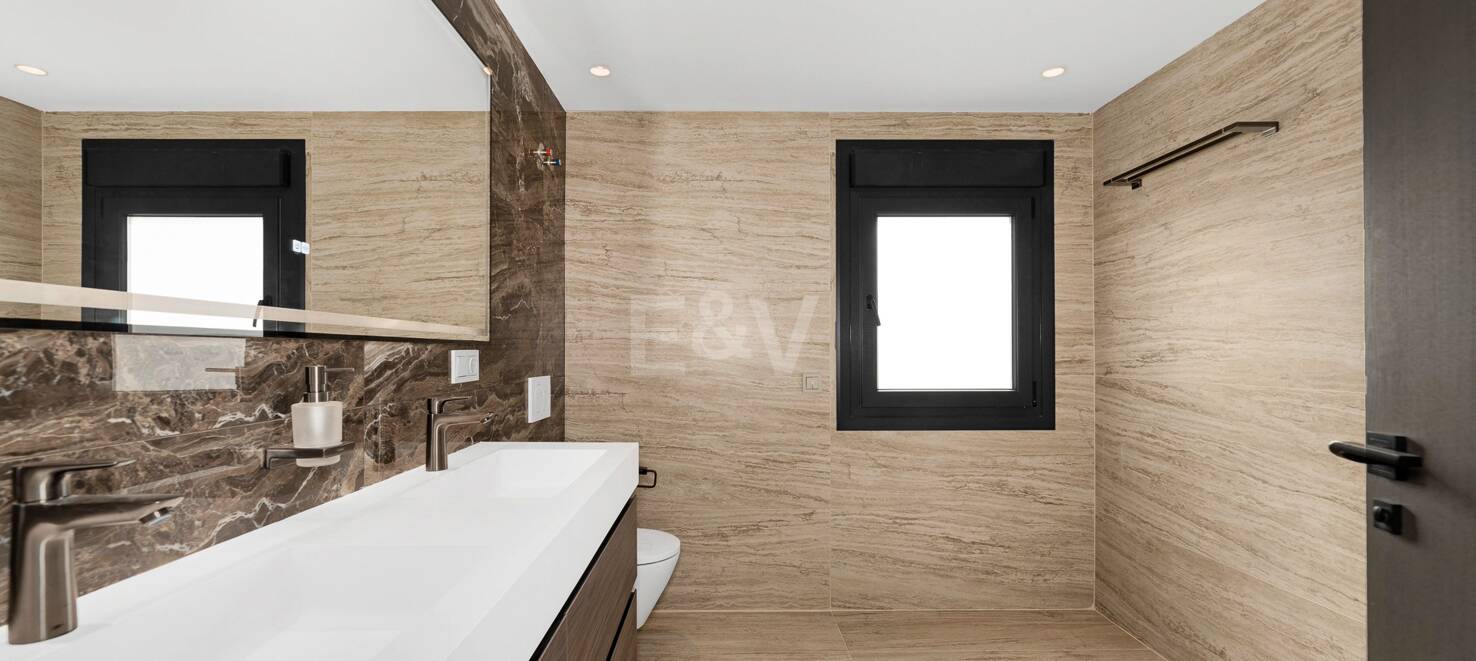 Rymlig och modern lägenhet i Puerto Banús