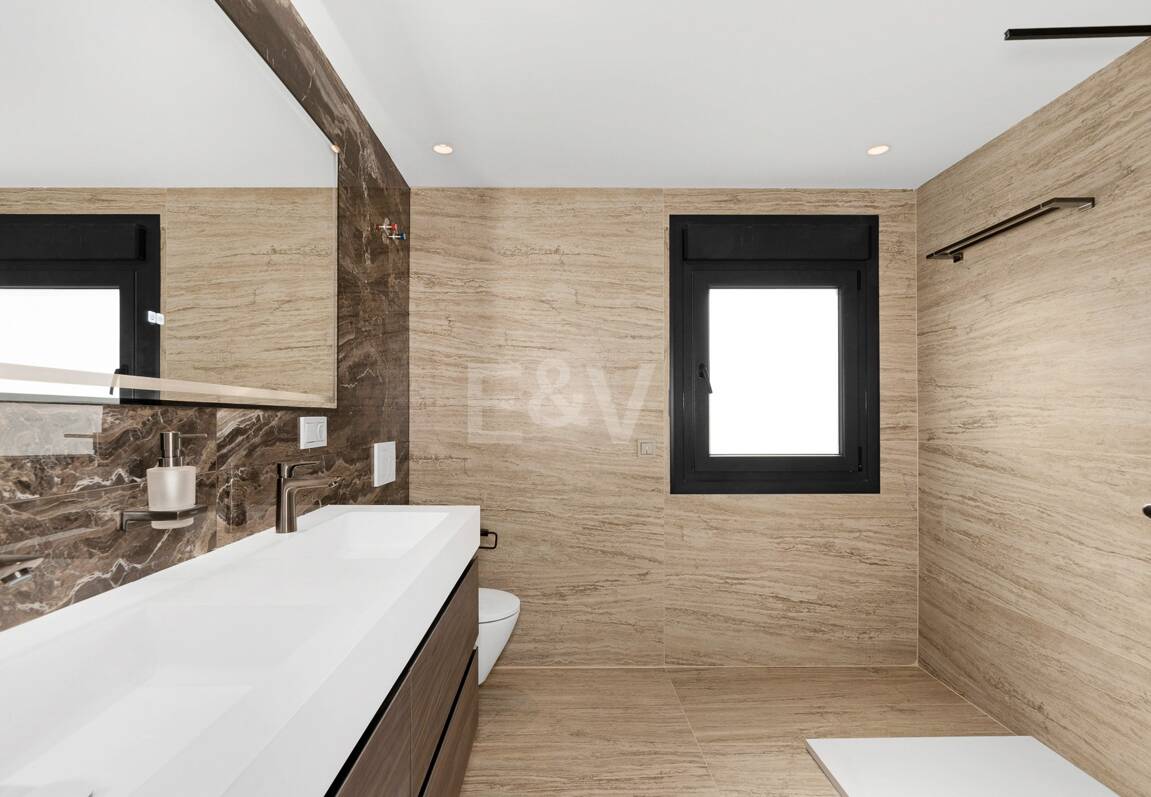 Spacious and modern apartment in Puerto Banús